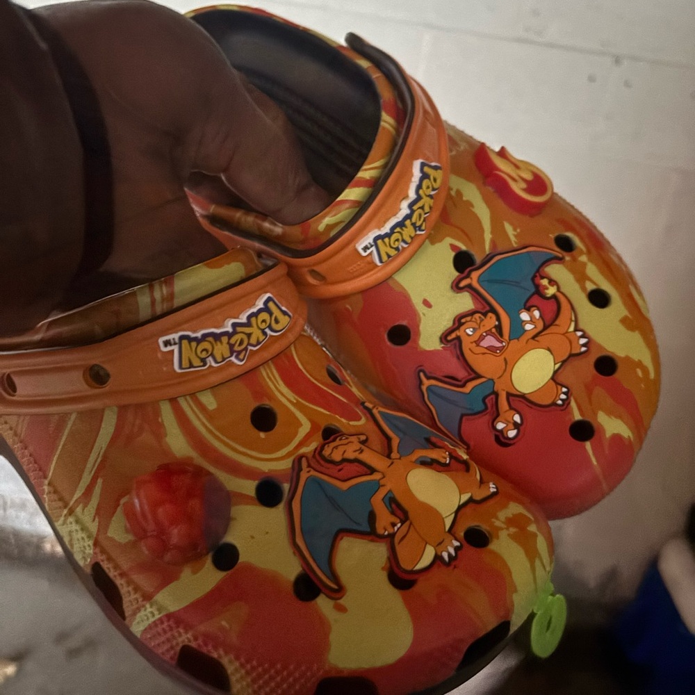 New CROCS Pokemon Charizard Design size 6Y Kids